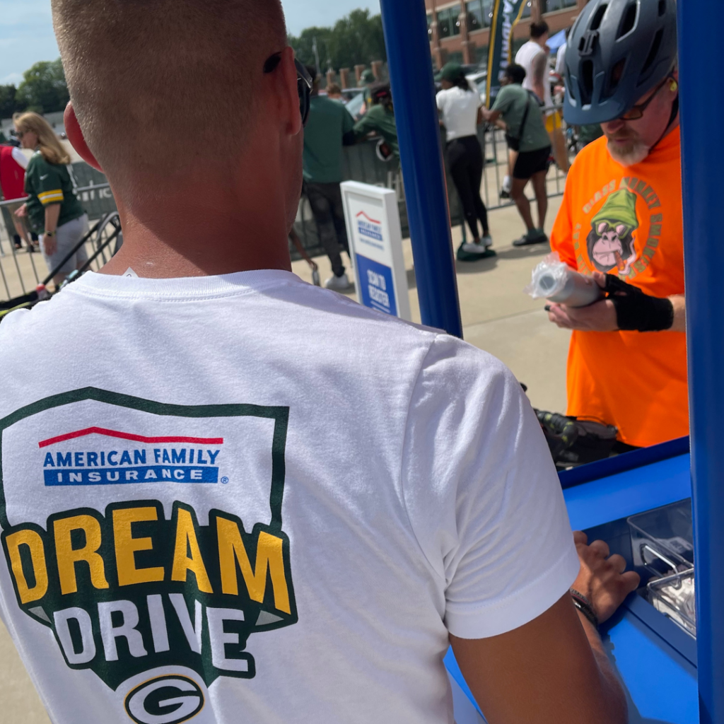 Merchandise cart, DreamDrive shirt